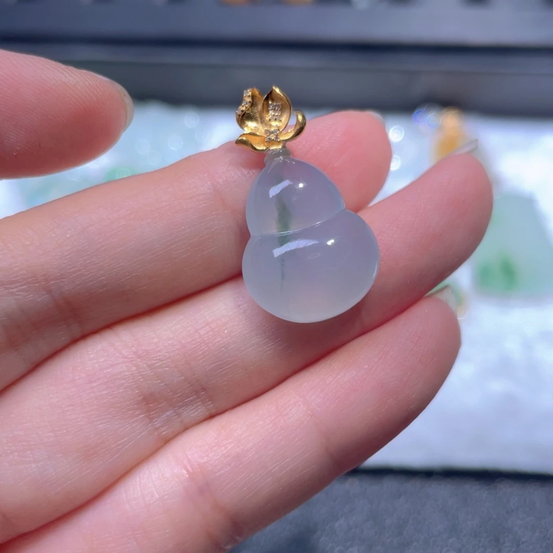 翡翠18K金镶嵌颈饰翡翠