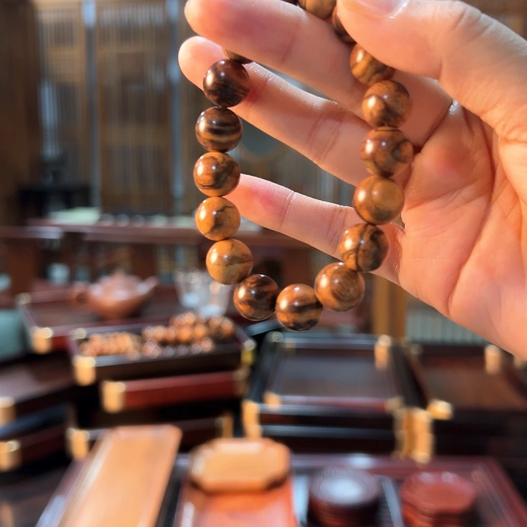 紫檀木类端景台鳄鱼木独特手串