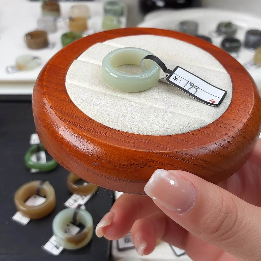 和田玉未镶嵌戒指Q62奶蓝圆切内径18.0港码17