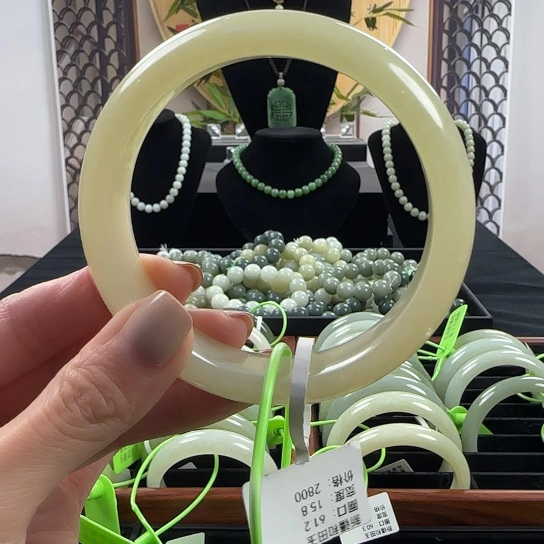 和田玉未镶嵌手镯61.2