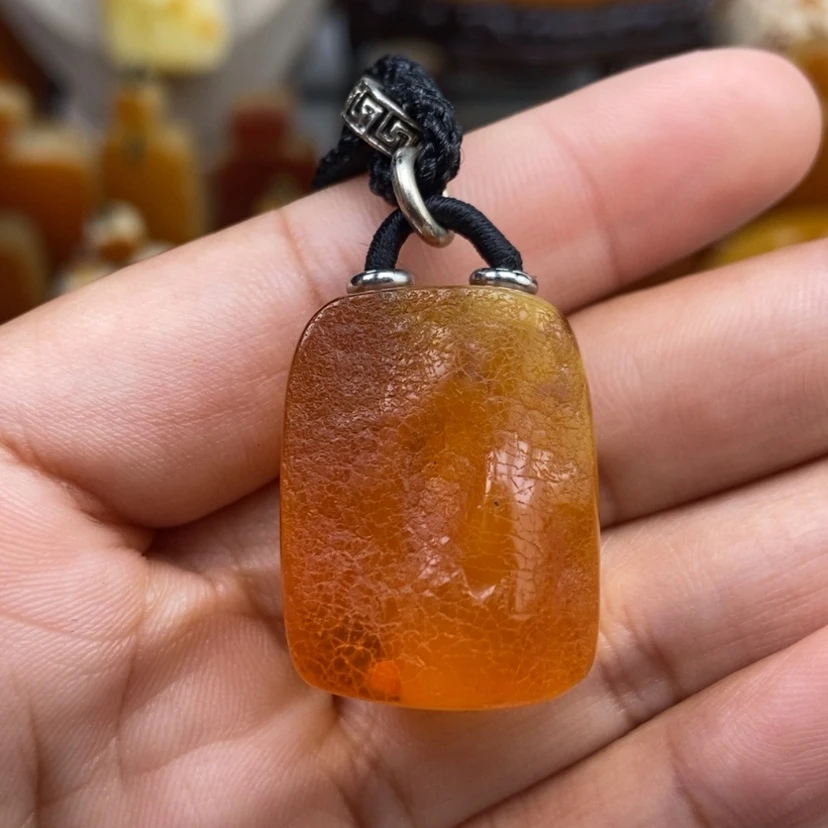 【闪购商品】琥珀颈饰未镶嵌