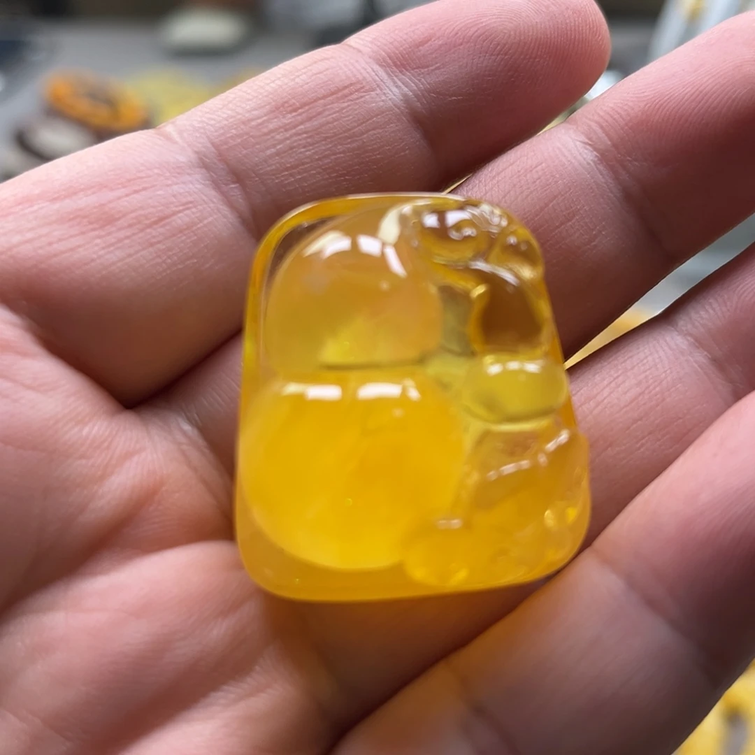 琥珀未镶嵌颈饰吊坠