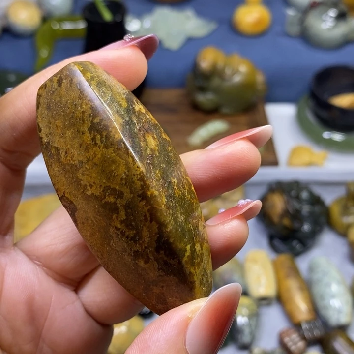 岫岩河磨玉（透闪石质玉）未镶嵌把件