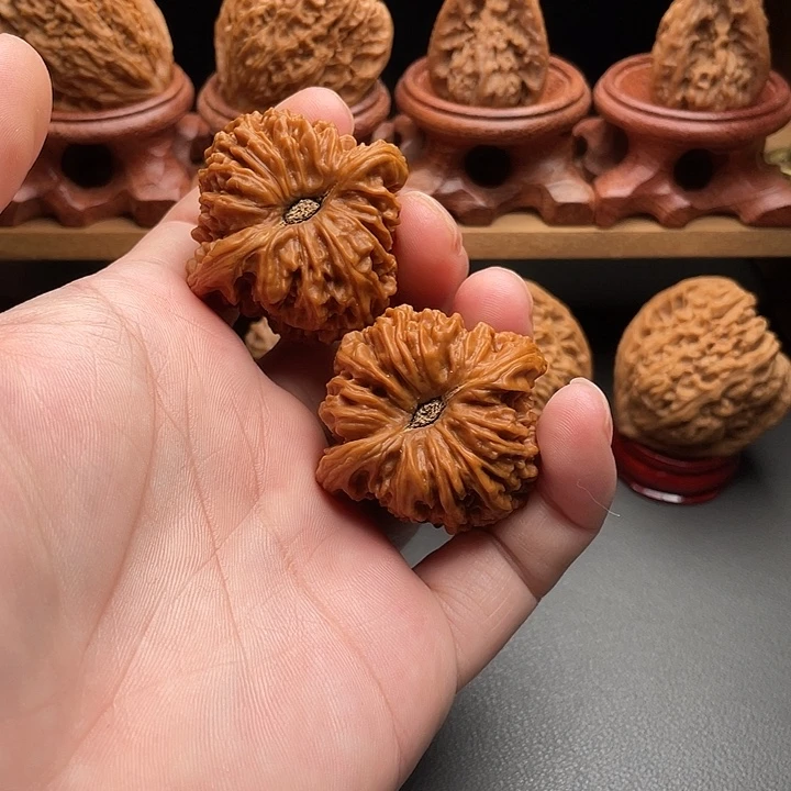 ****灯把件文玩核桃南疆