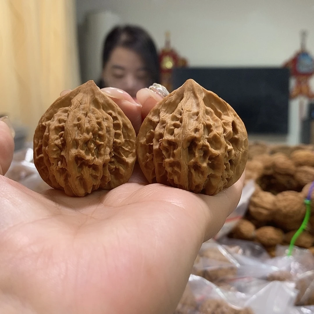 把件文玩核桃40野生灯笼有伤
