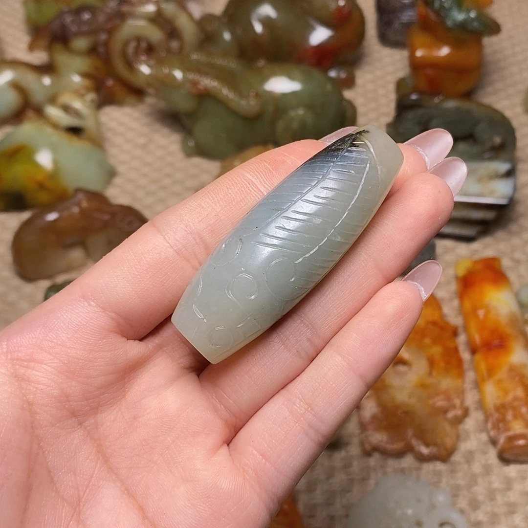 未镶嵌蛇纹石玉颈饰