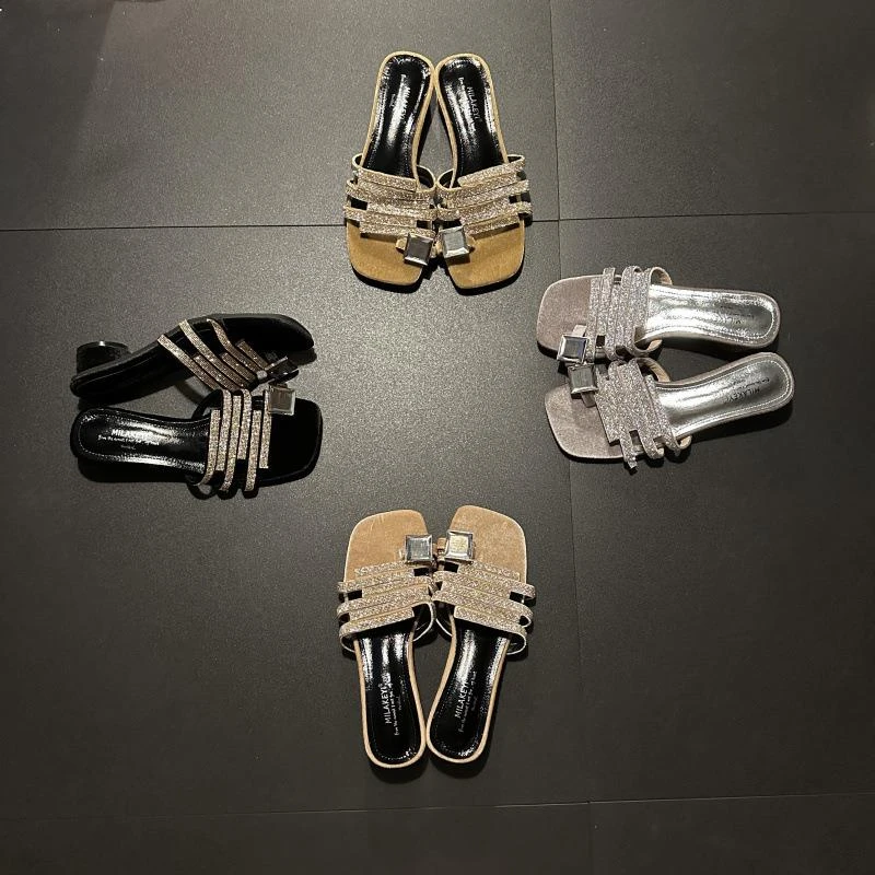 2025年高级气质水钻套趾百搭时尚低跟方头银色女鞋单鞋