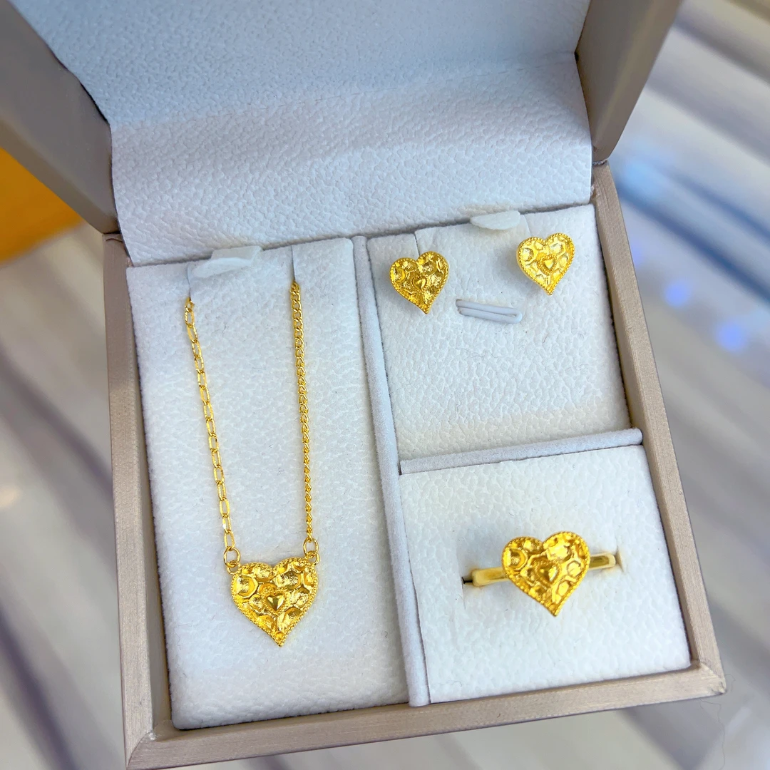 铜合金项链 伊帕尔阿依新款时尚百搭轻奢古风钛钢三件套精美