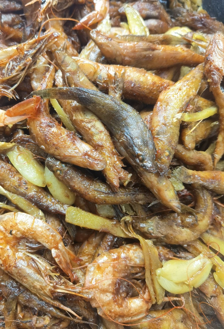 自己家里做的咸香狗母鱼、笋壳鱼