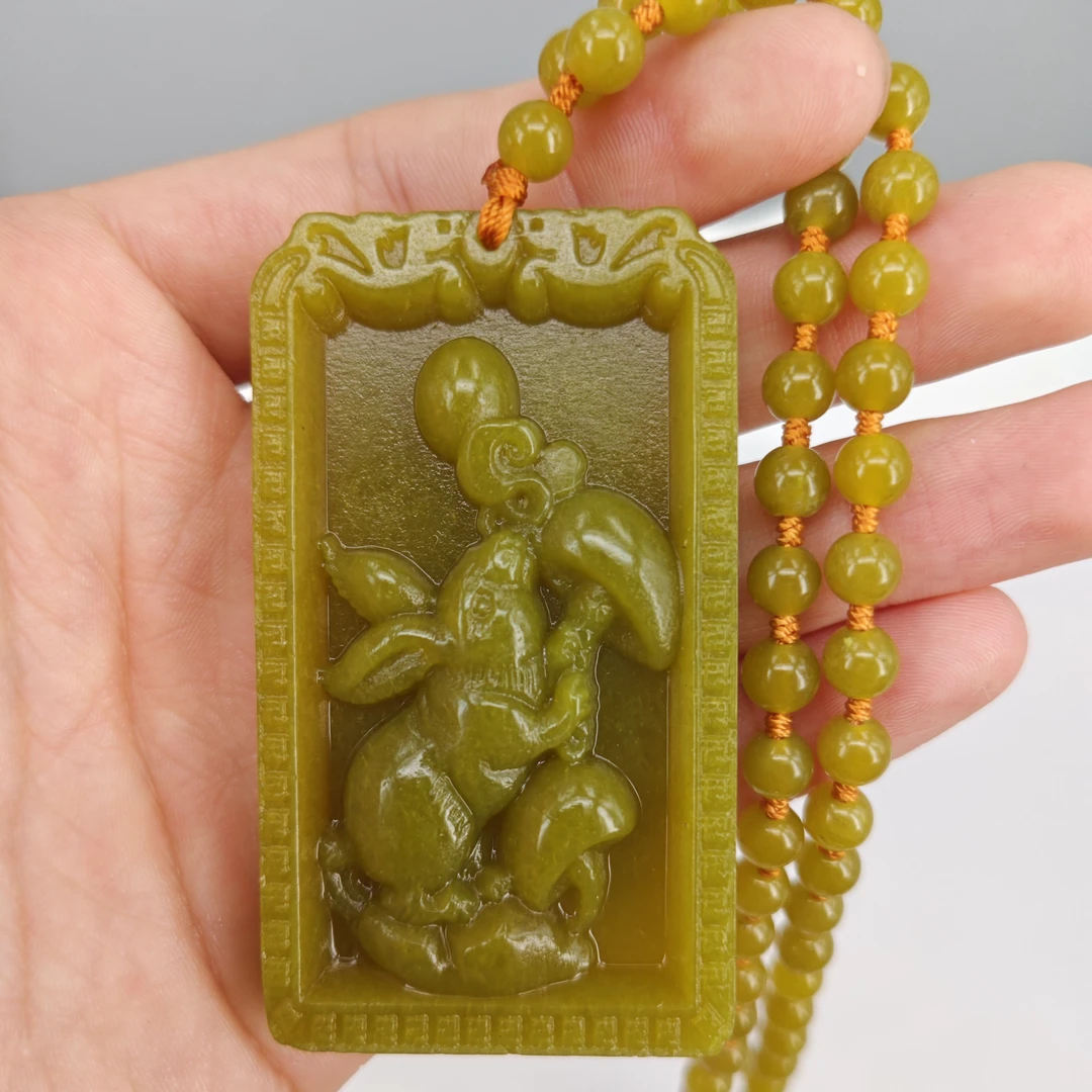 岫玉精品生肖兔吊坠