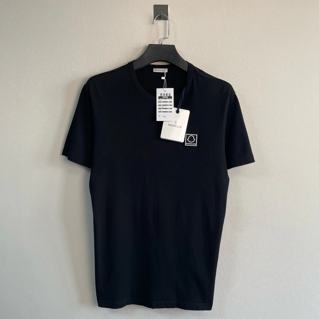 未使用 MONCLER 新款徽标字母短袖/XL码/全新带吊/价3550