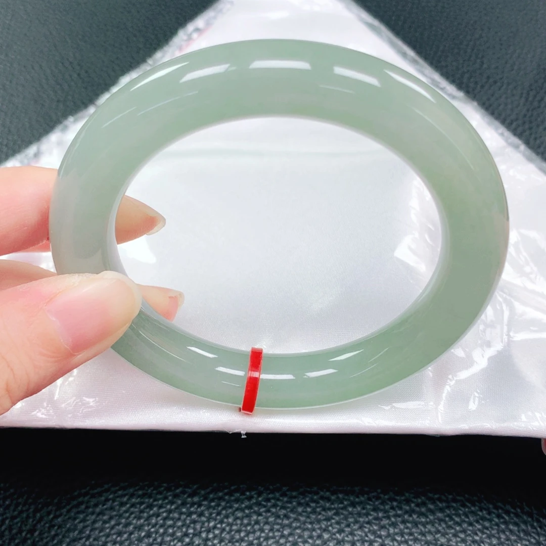 翡翠未镶嵌手镯57圈
