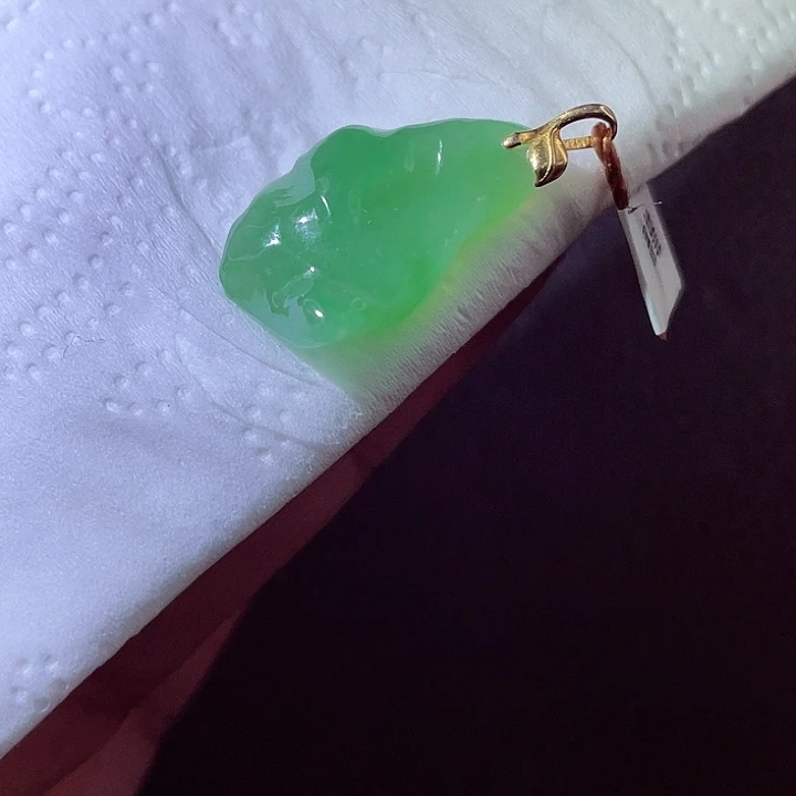 翡翠18K金镶嵌颈饰翡翠