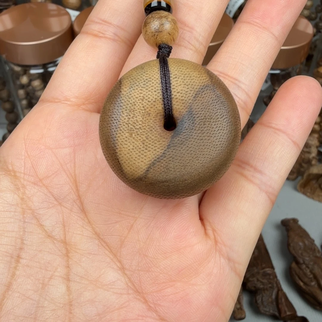 沉香沉香碎屑文莱平安扣 4.8 克