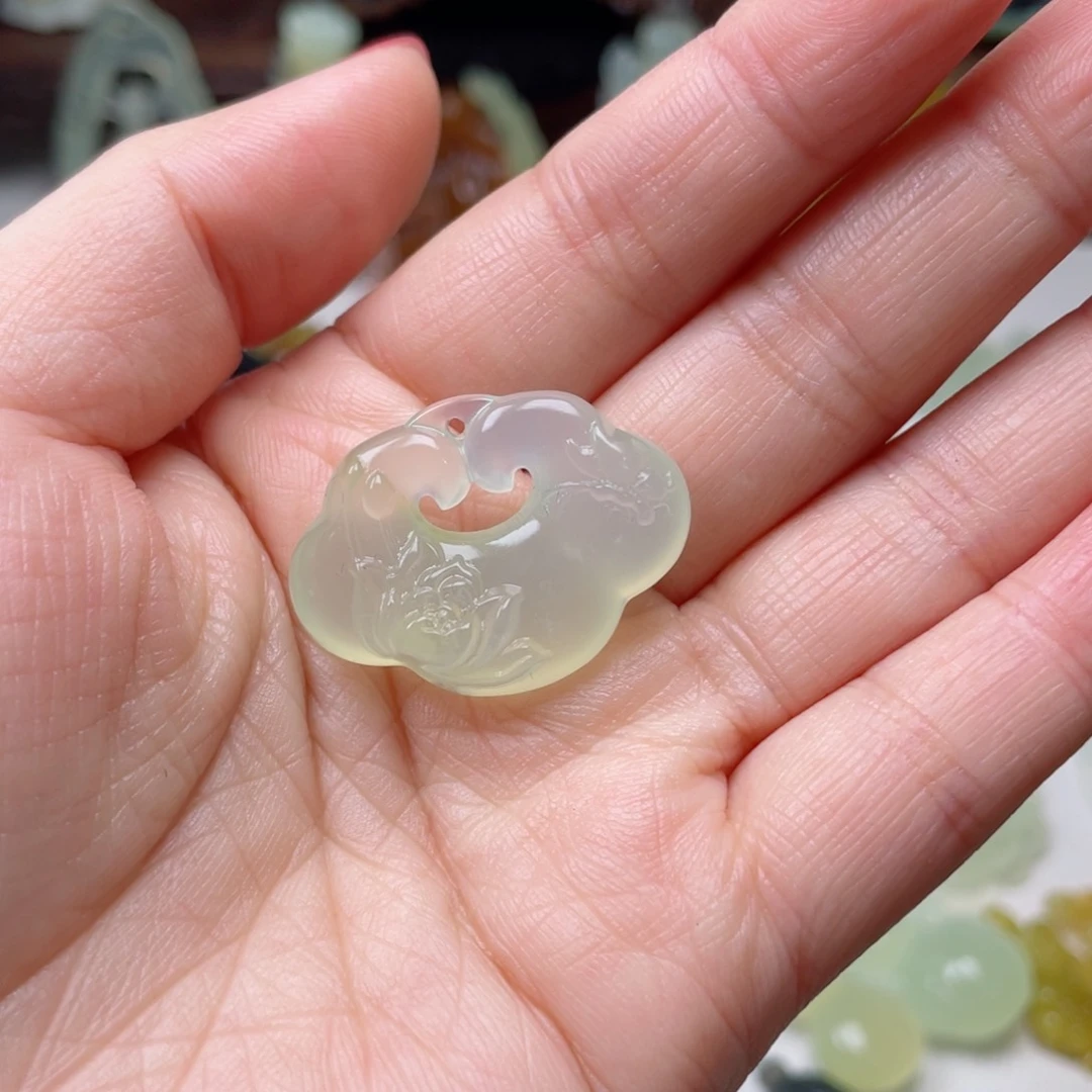 蛇纹石玉颈饰未镶嵌用****9