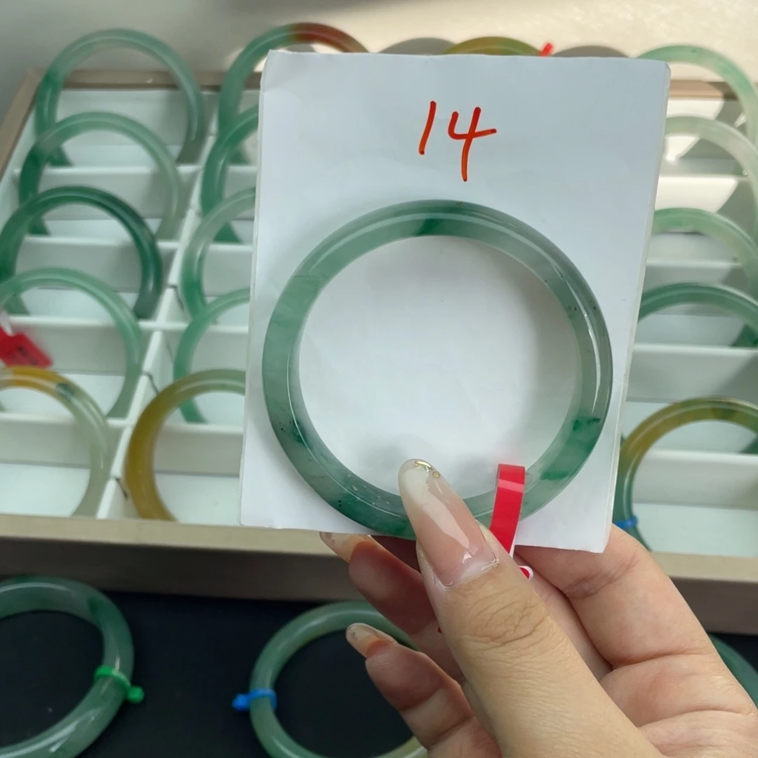 石英质玉（非洲翠）未镶嵌手镯14-55