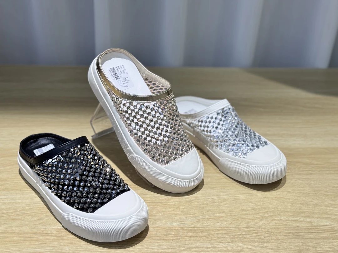 ZSWD新款时尚百搭水钻镂空透气包头半拖鞋77