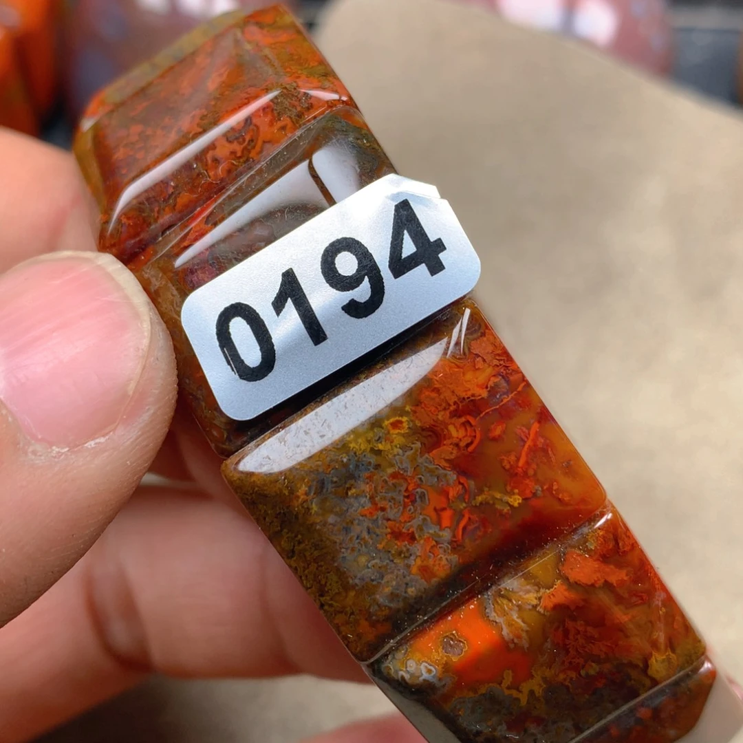 未镶嵌颈饰玛瑙/玉髓明**透