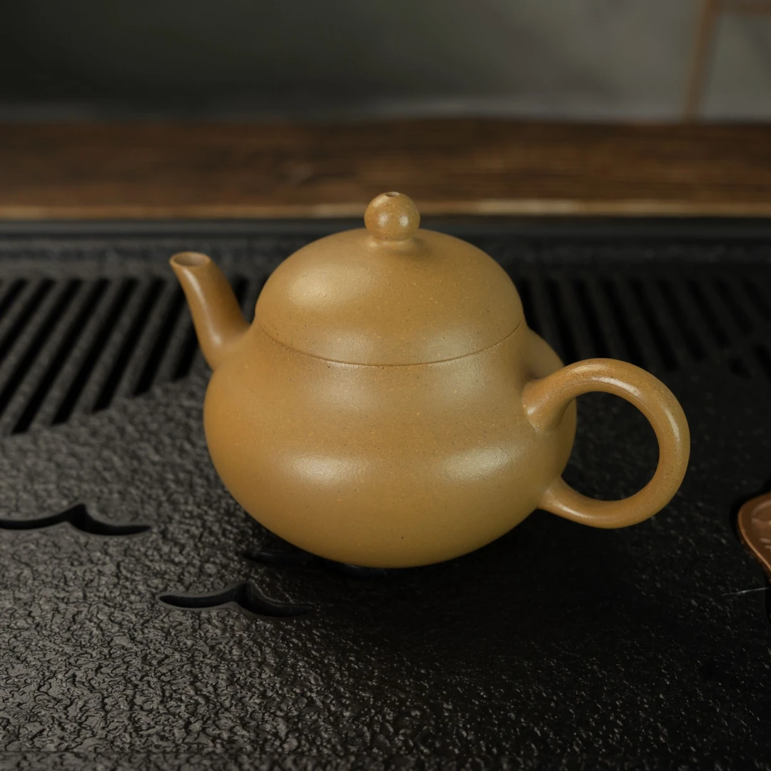 ZSMT-1126宜兴原矿紫砂壶黄金段思婷90CC