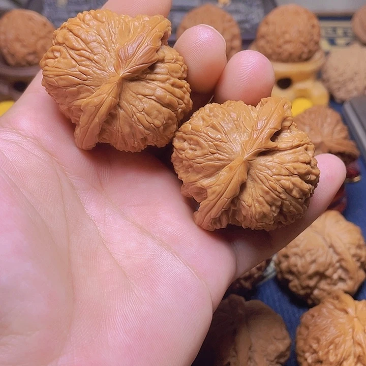 吊坠文玩核桃47闷白狮子头
