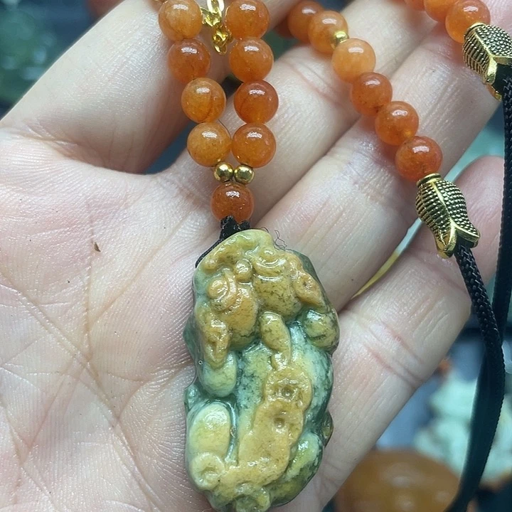 未镶嵌蛇纹石玉颈饰