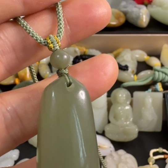 和田玉（糖玉）未镶嵌颈饰