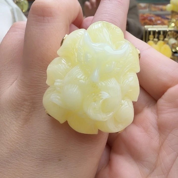 琥珀未镶嵌珠宝奇石