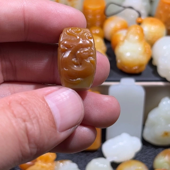 永***峰和田玉未镶嵌颈饰