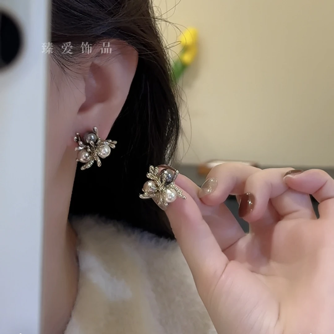 铜合金仿珍珠耳饰 烟花花朵珠珠法式复古轻奢气质精致百搭耳环