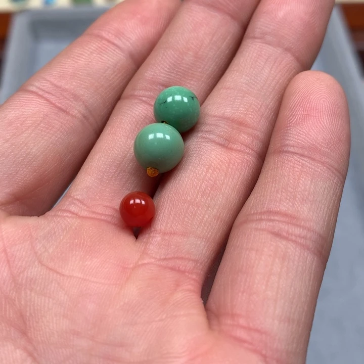 南红玛瑙配饰未镶嵌