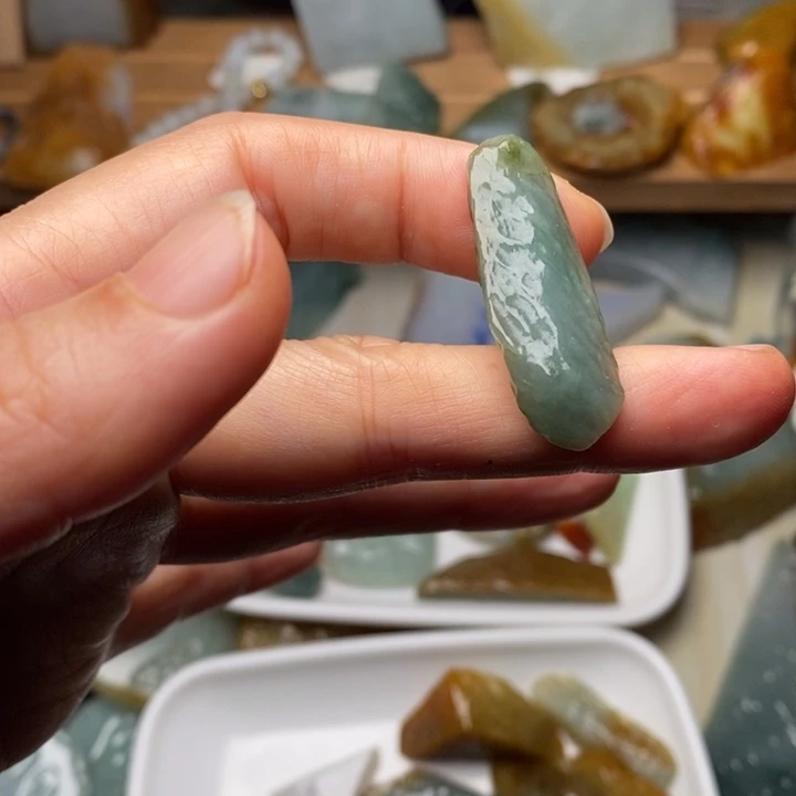 翡翠未镶嵌颈饰天然