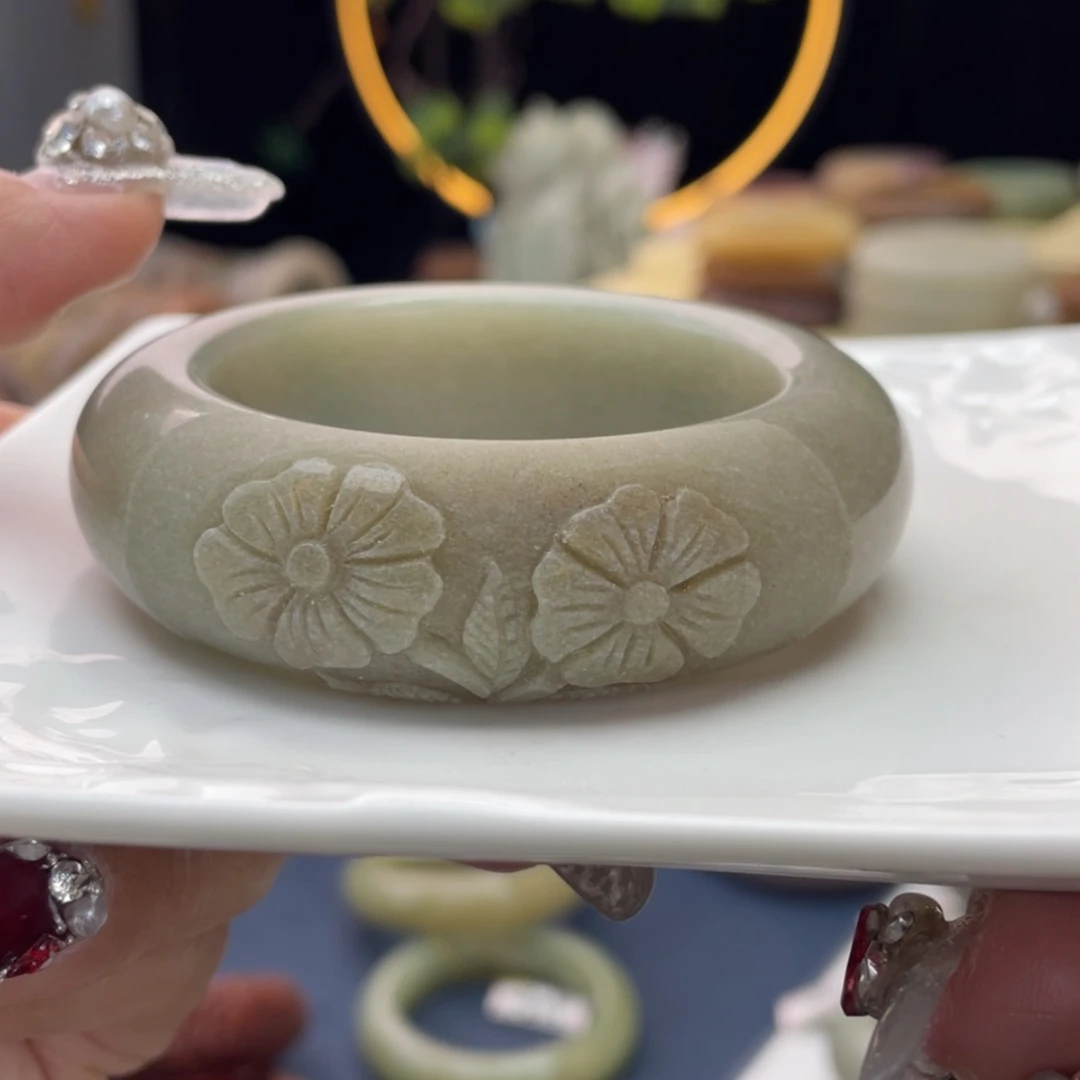 【闪购商品】石英质玉手镯未镶嵌ʚ***ɞ
