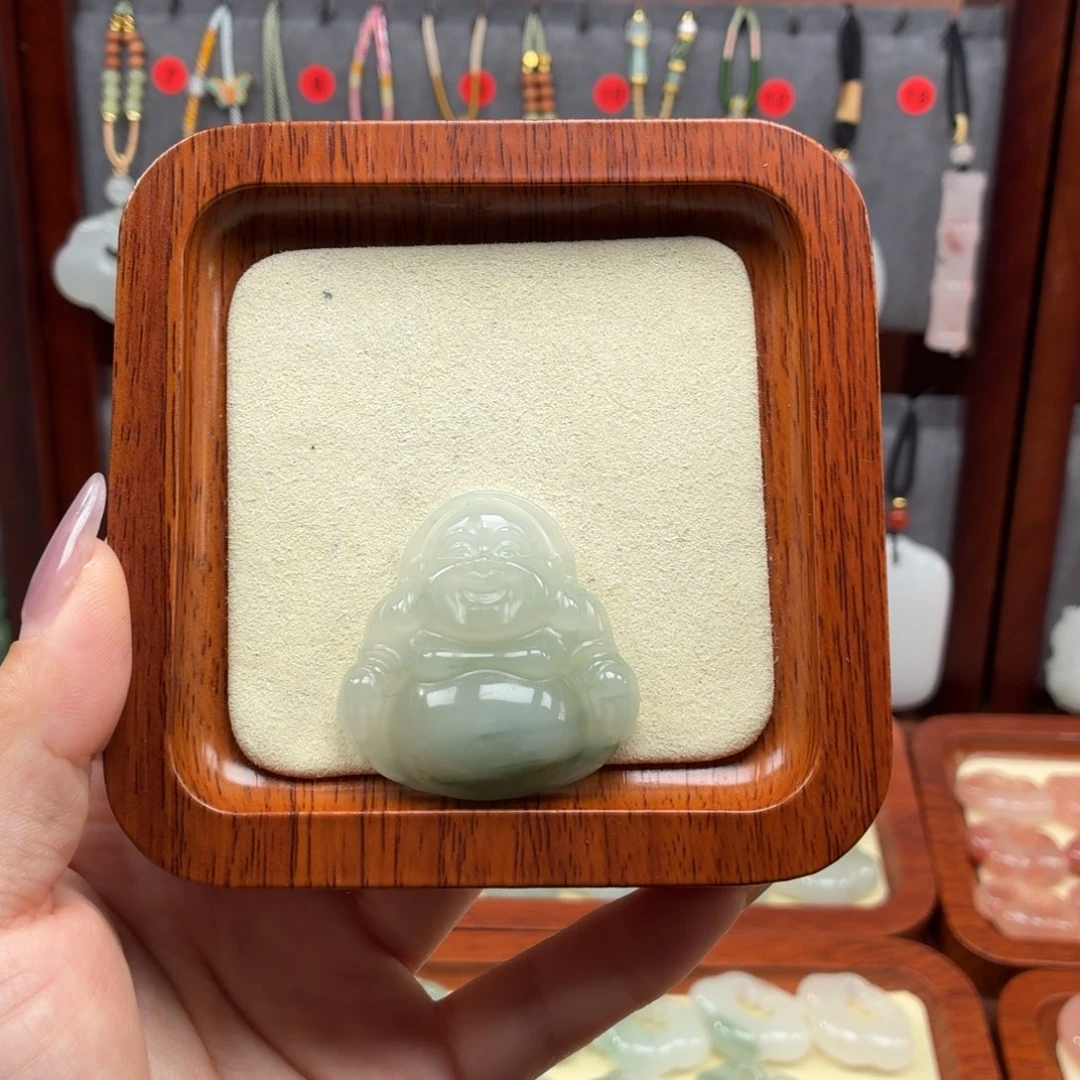 石英质玉未镶嵌颈饰