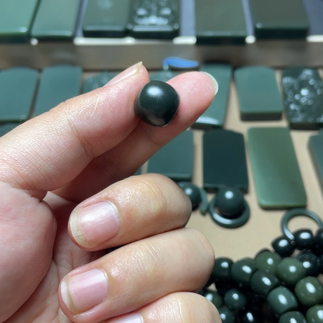 和田玉（青玉）未镶嵌颈饰海*色