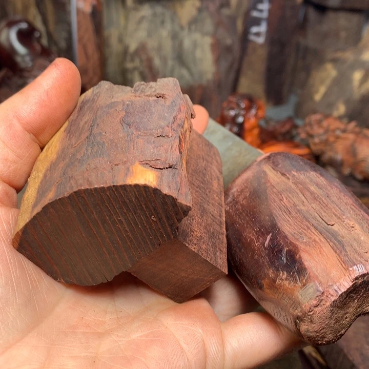 檀香紫檀（小叶紫檀）斌**业