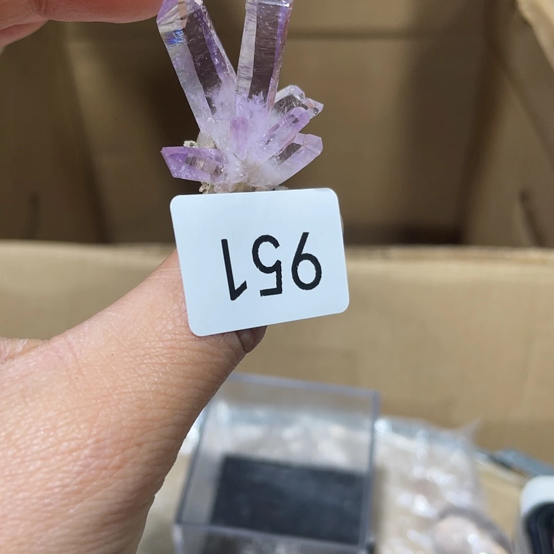 水晶摆件……未镶嵌