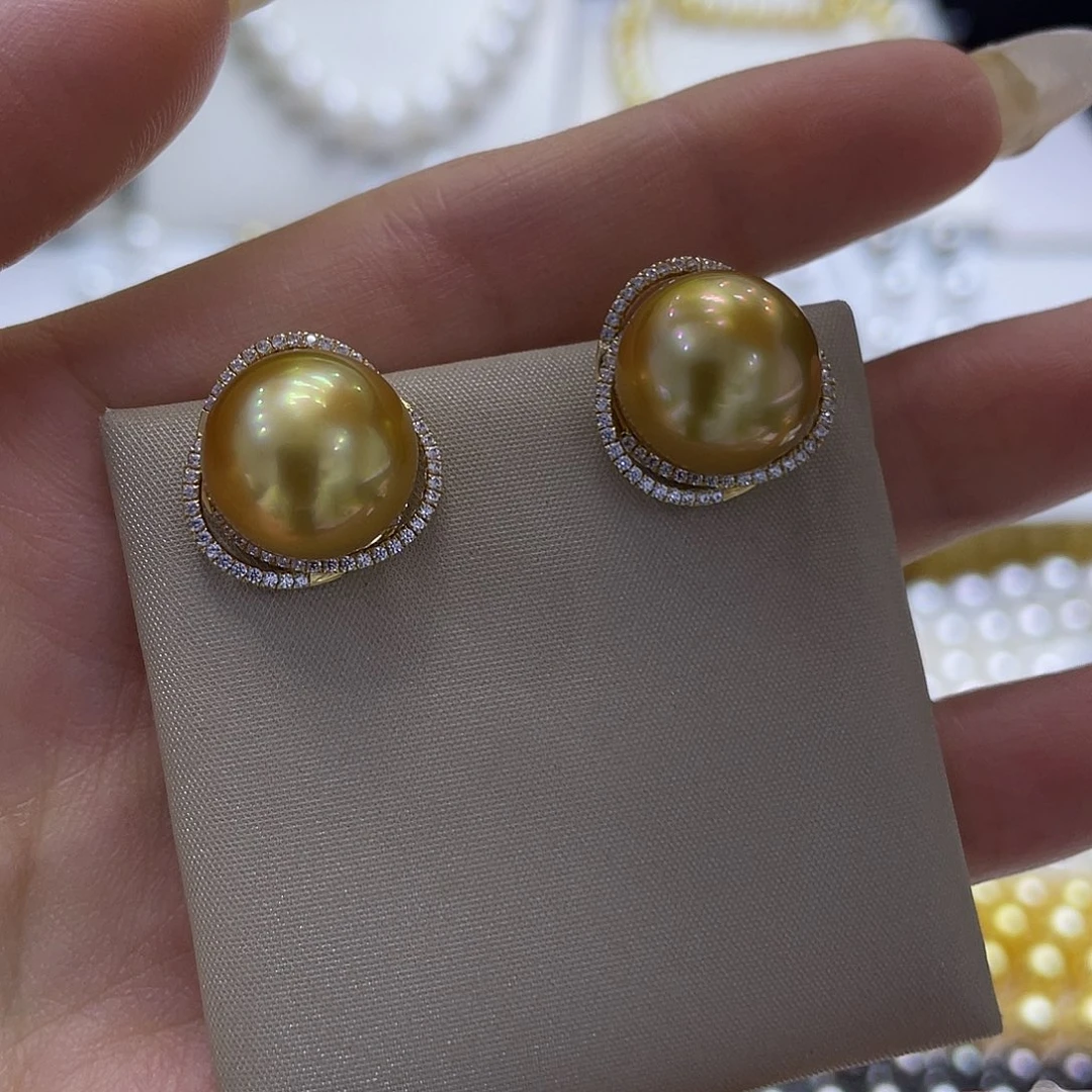耳饰18K金镶嵌海水珍珠