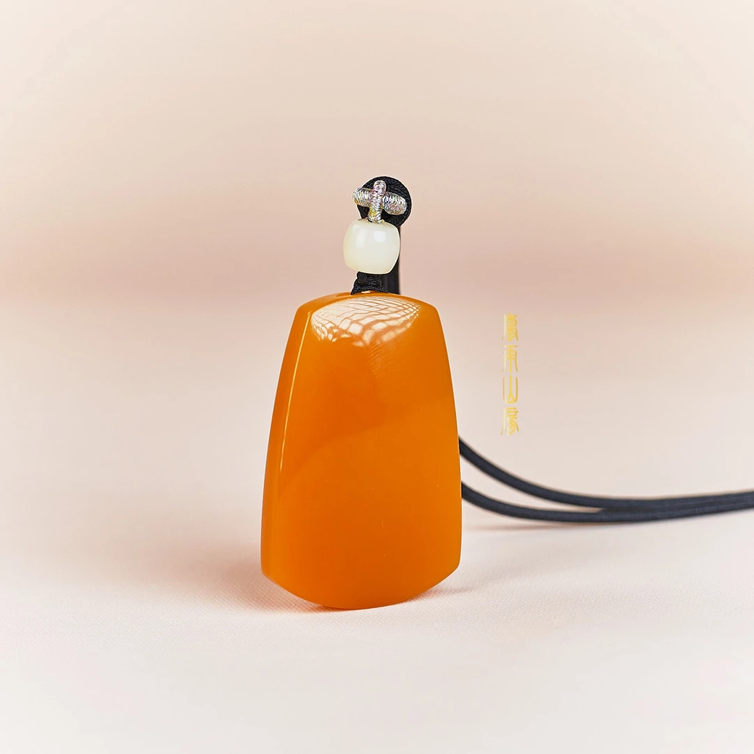 缅甸黄龙玉缅黄 云端料 素方牌 平安无字牌吊坠项链