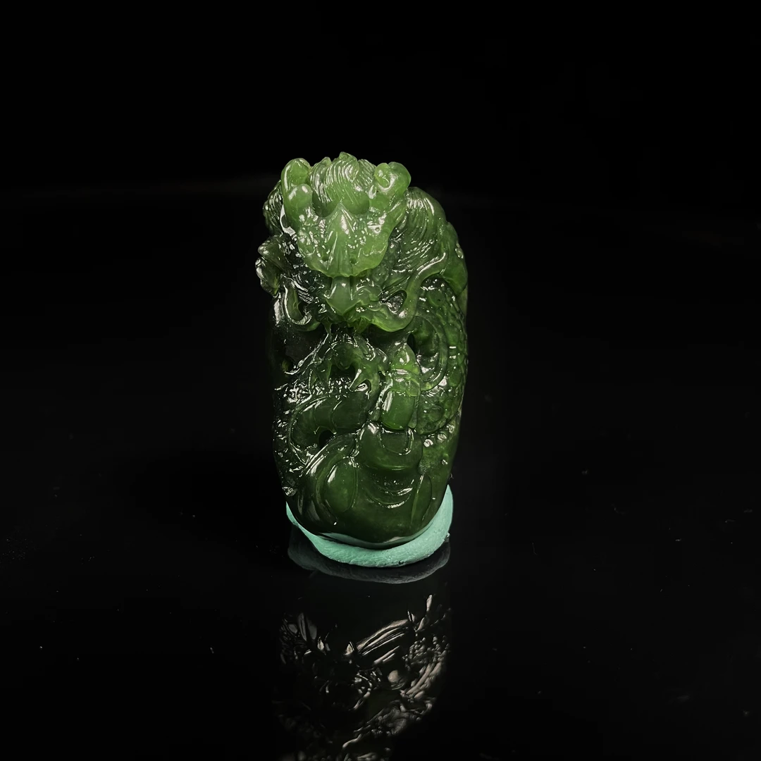 lot3549和田玉神龙护主碧玉53.8*30.7*18mm/40.8g/北京世纪