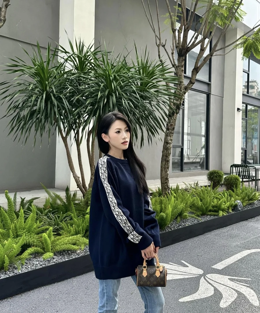 99新 DIOR/迪奥 深蓝色侧面印花logo卫衣 L码 GM002510