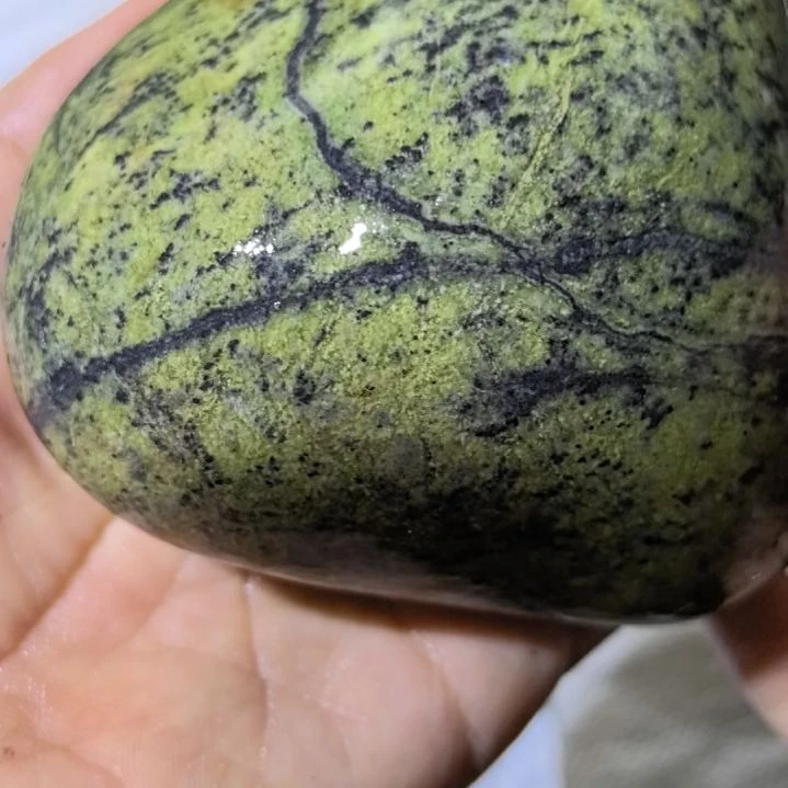 果***香有机玻璃藏玉药王石原石手把件