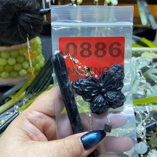 冰***人蛇纹石玉未镶嵌发簪