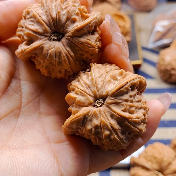 数***字把件文玩核桃血麒麟