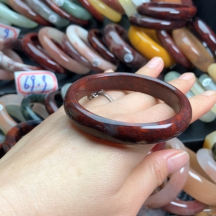 石英质玉手镯未镶嵌一***兔