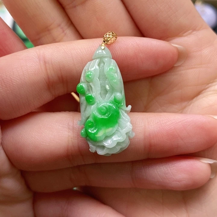 翡翠颈饰未镶嵌吊坠