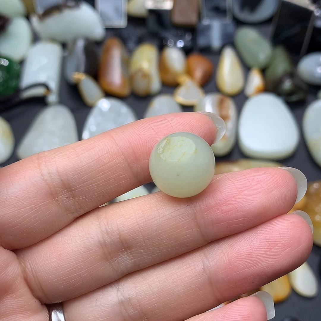 S***t和田玉未镶嵌颈饰