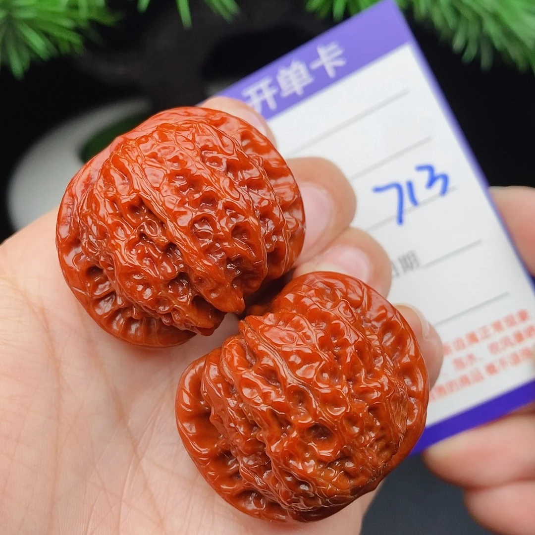 文玩核桃把件37血麒麟713