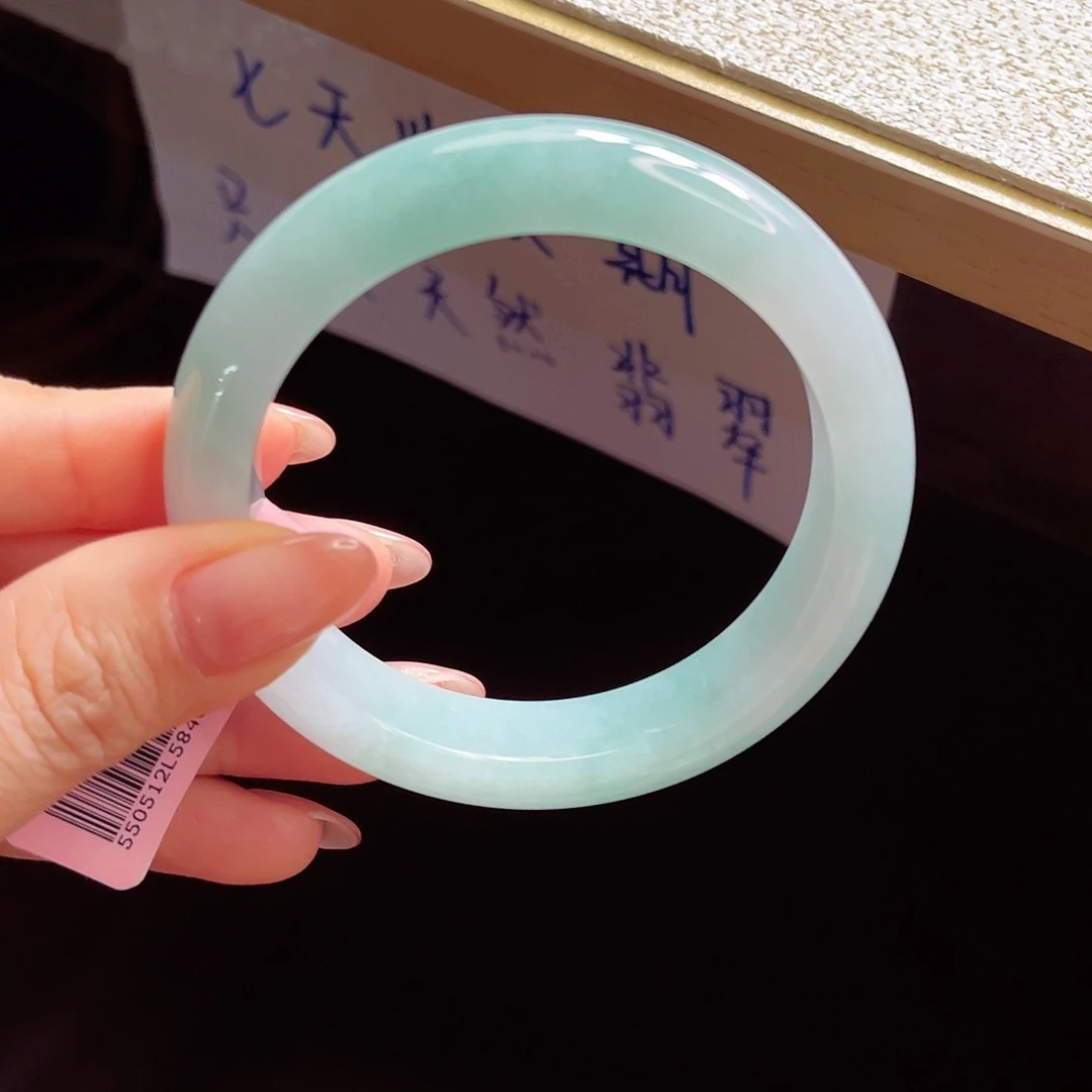 翡翠手镯未镶嵌手镯