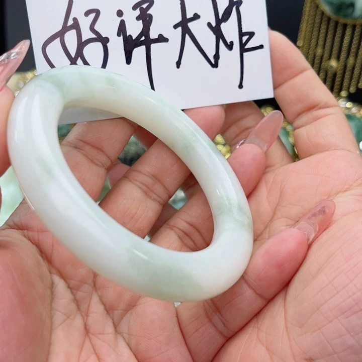 婷***婷透闪石-蛇纹石玉未镶嵌手镯