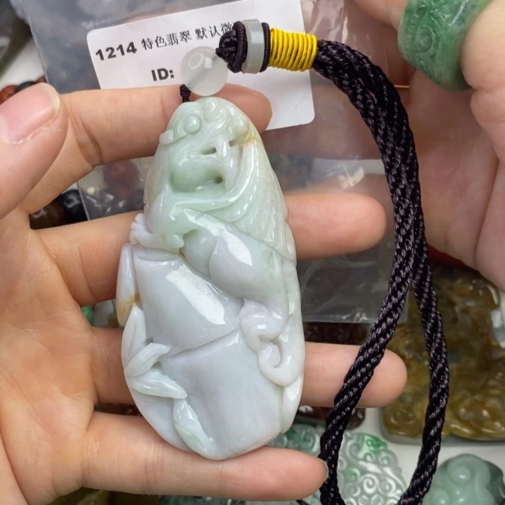 颈饰未镶嵌翡翠吊坠